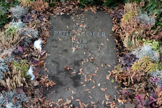 Max von Pettenkofer's grave in the Alter Südfriedhof in Munich